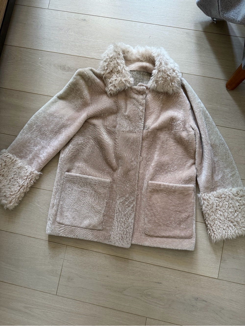 Double sided Shearling Sheep Coat with Fluffy Collar and Cuffs